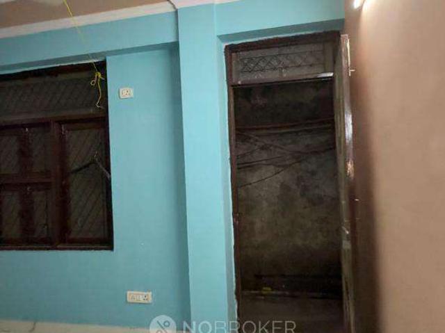 Flat for rent in South Delhi, Deri