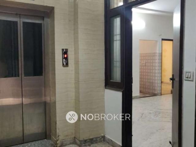 Flat for sale in North Delhi, Deri