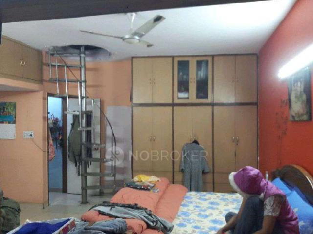 Flat for sale in South Delhi, Deri