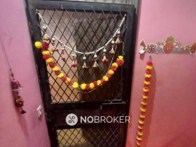 Flat for rent in South Delhi, Deri