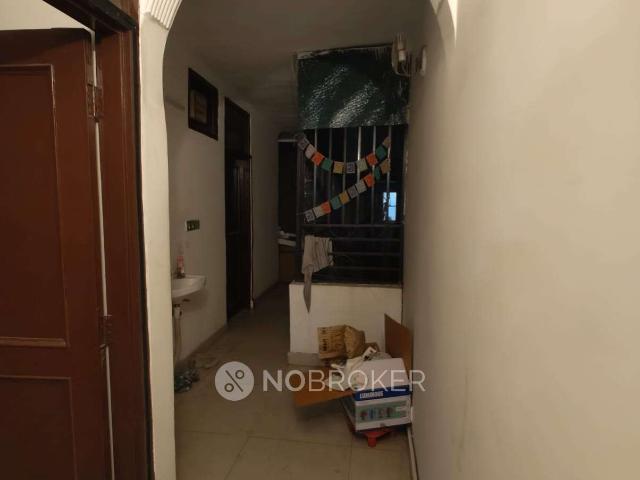 Flat for rent in South Delhi, Deri