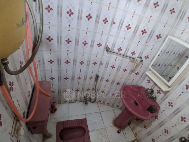 Flat for rent in South Delhi, Deri