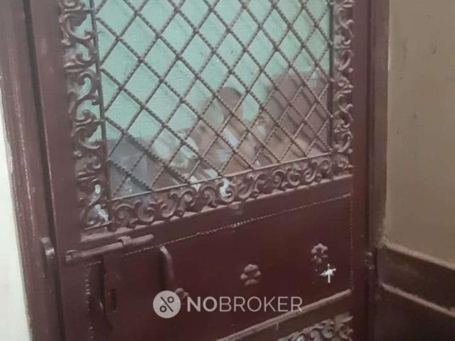 Flat for rent in North Delhi, Deri