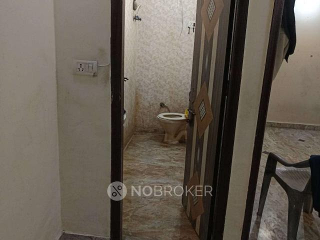 Flat for rent in West Delhi, Deri