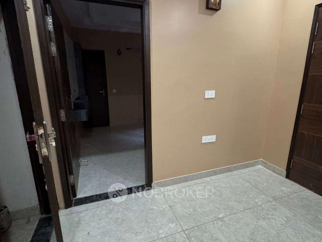 Flat for rent in Deri