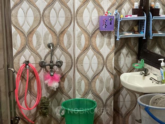 Flat for rent in South West Delhi, Deri