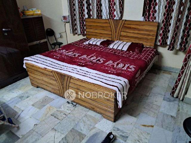 Flat for sale in West Delhi, Deri
