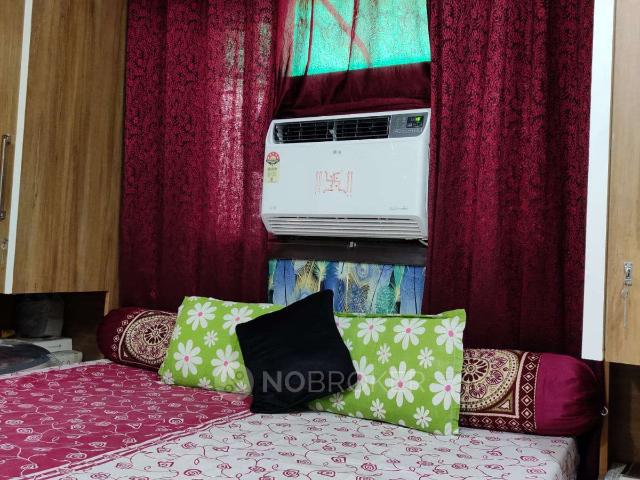 Flat for sale in South West Delhi, Deri