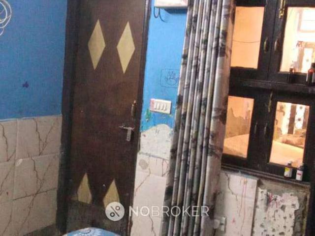 Flat for sale in West Delhi, Deri