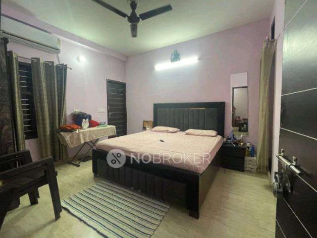 Flat for rent in Hariana