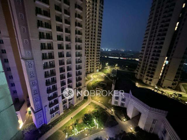 Flat for rent in Garhi, Noida