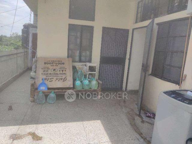 Flat for rent in South Delhi, Deri