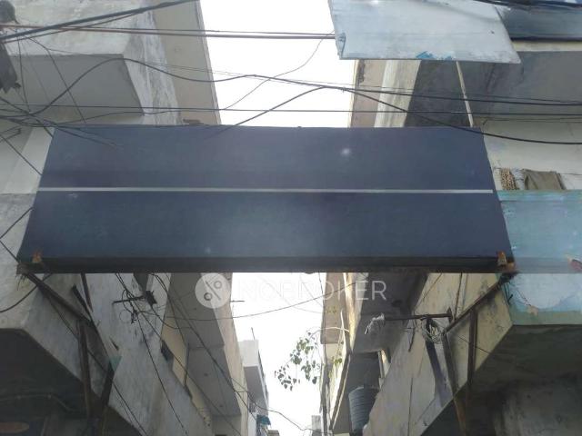 Flat for sale in West Delhi, Deri