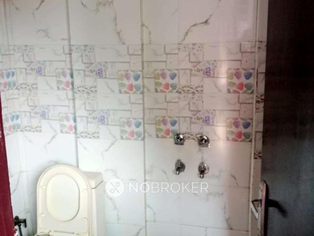 Flat for rent in South West Delhi, Deri