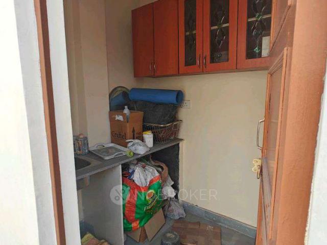 Flat for rent in North West Delhi, Deri