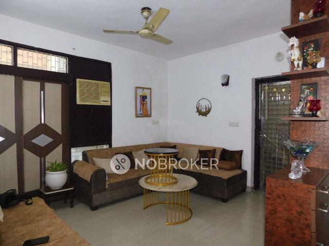 Flat for rent in North West Delhi, Deri