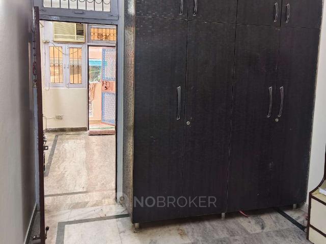 Flat for rent in East Delhi, Deri