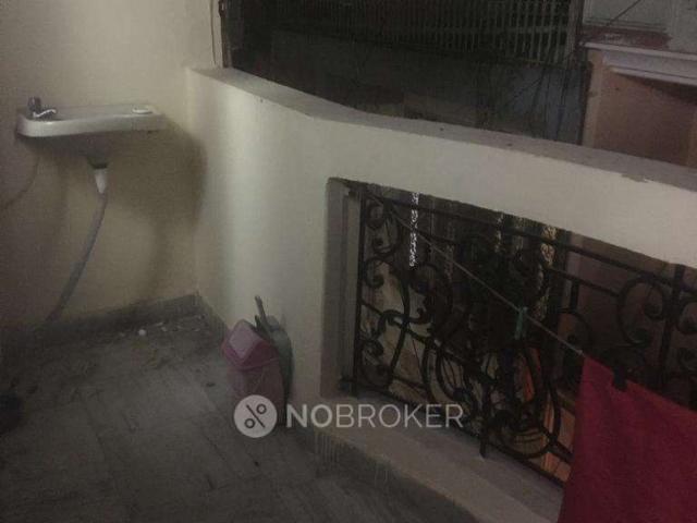 Flat for sale in East Delhi, Deri