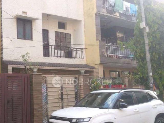 Flat for rent in West Delhi, Deri