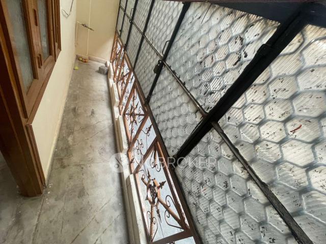 Flat for sale in East Delhi, Deri