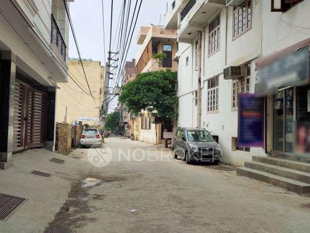 Flat for rent in South Delhi, Deri