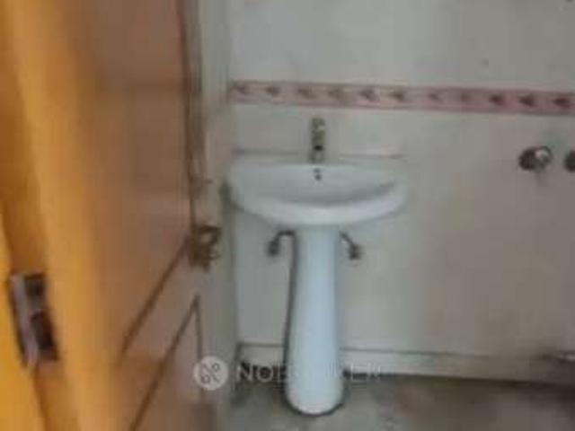 Flat for rent in South Delhi, Deri