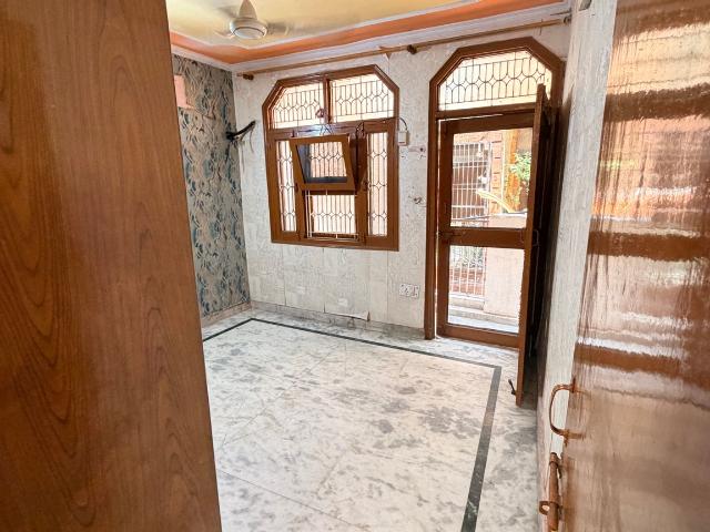 Flat for rent in South West Delhi, Deri