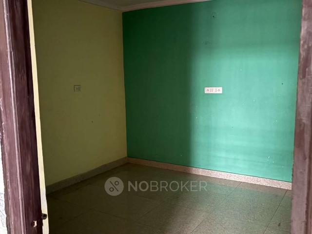 Flat for rent in East Delhi, Deri