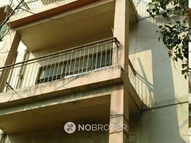 Flat for sale in North Delhi, Deri