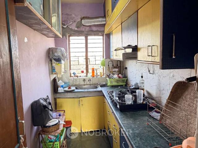Flat for sale in North Delhi, Deri