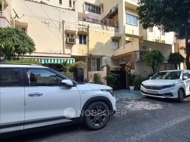 Flat for rent in West Delhi, Deri