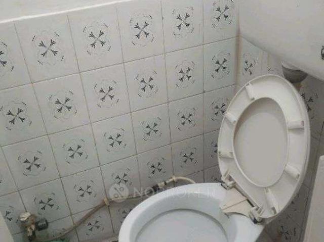 Flat for sale in West Delhi, Deri