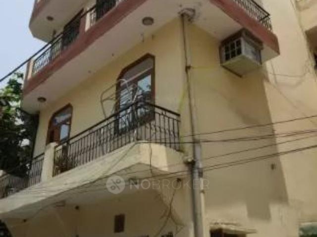 Flat for rent in West Delhi, Deri
