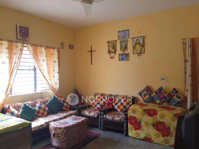 Flat for sale in North Delhi, Deri