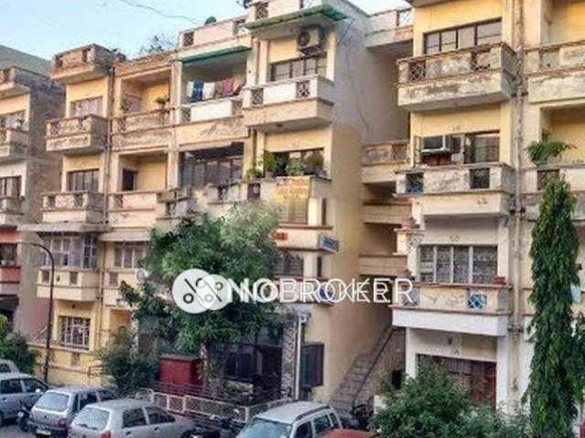 Flat for sale in North West Delhi, Deri