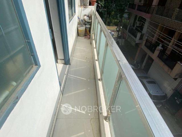 Flat for sale in North West Delhi, Deri