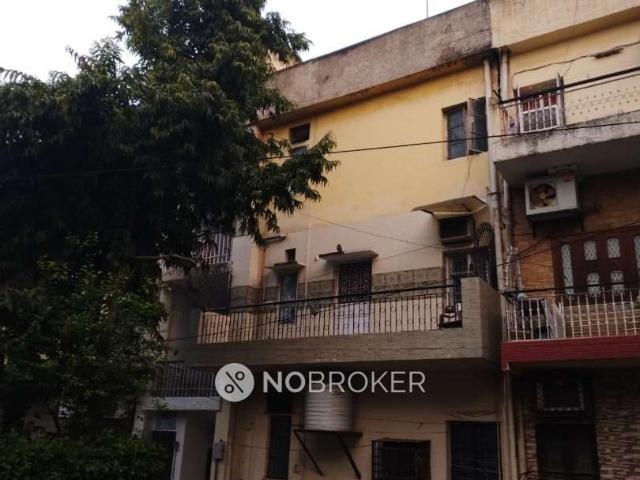 Flat for sale in West Delhi, Deri