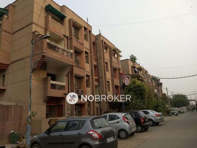 Flat for sale in North Delhi, Deri