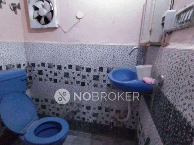 Flat for sale in West Delhi, Deri