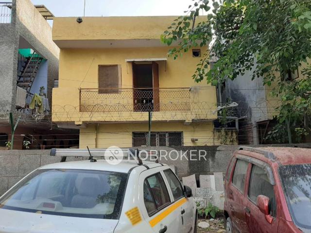 Flat for rent in East Delhi, Deri