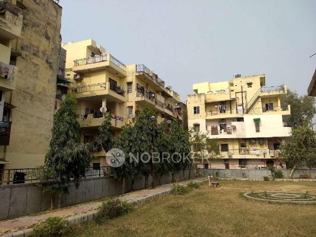 Flat for sale in West Delhi, Deri