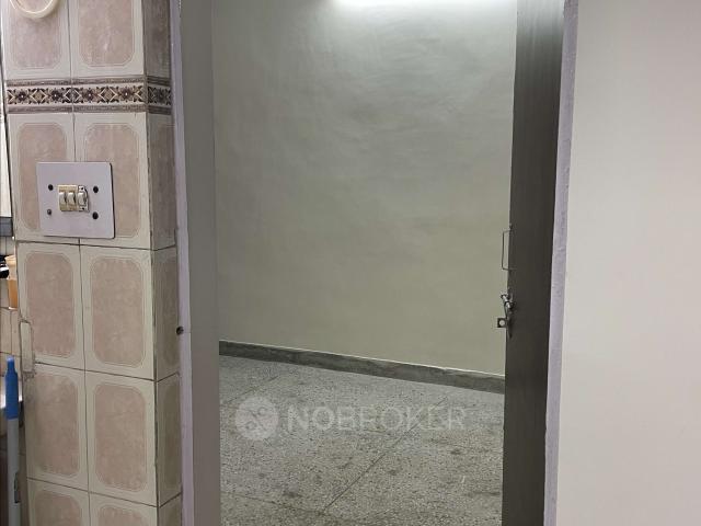 Flat for rent in North West Delhi, Deri