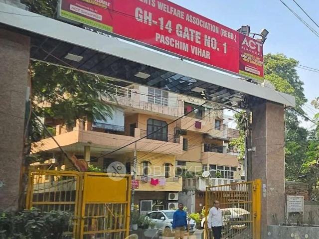 Flat for sale in West Delhi, Deri