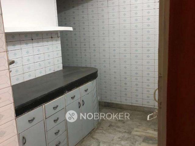 Flat for rent in East Delhi, Deri