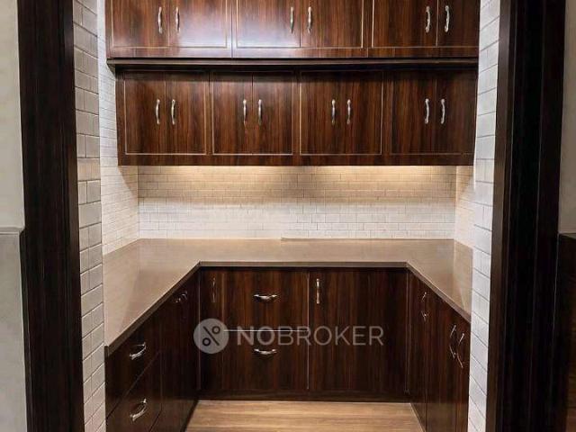Flat for rent in Deri