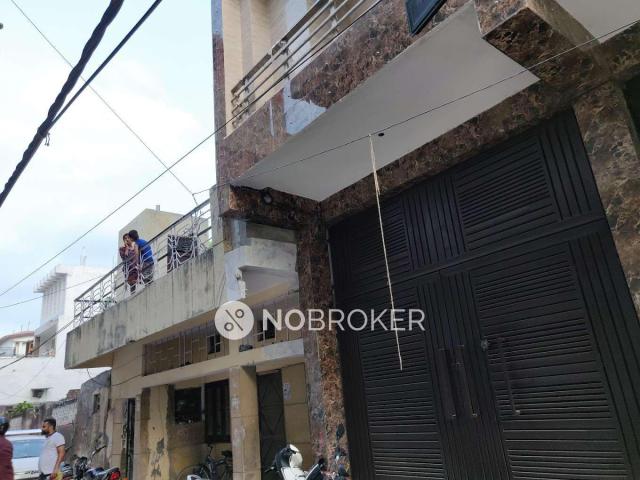 Flat for sale in South West Delhi, Deri