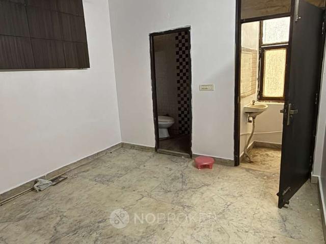 Flat for sale in North West Delhi, Deri