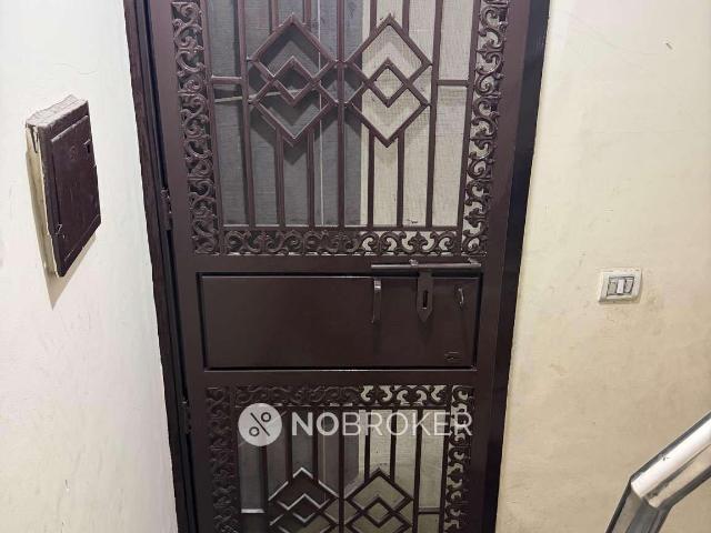Flat for sale in West Delhi, Deri