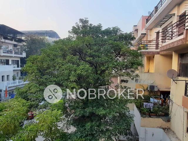 Flat for rent in East Delhi, Deri