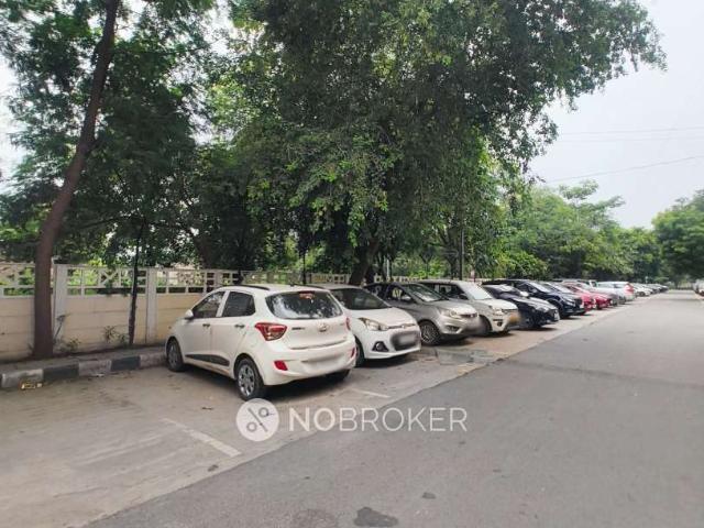 Flat for sale in South West Delhi, Deri